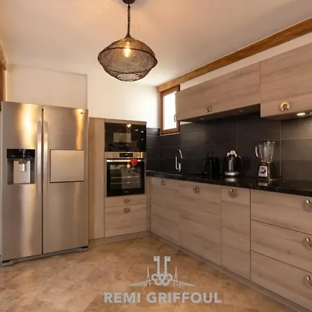 La Maison Du Jardin Center 5 Guests *