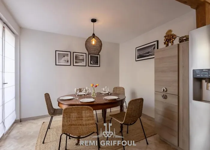 Дом отдыха La Maison Du Jardin Center 5 Guests *